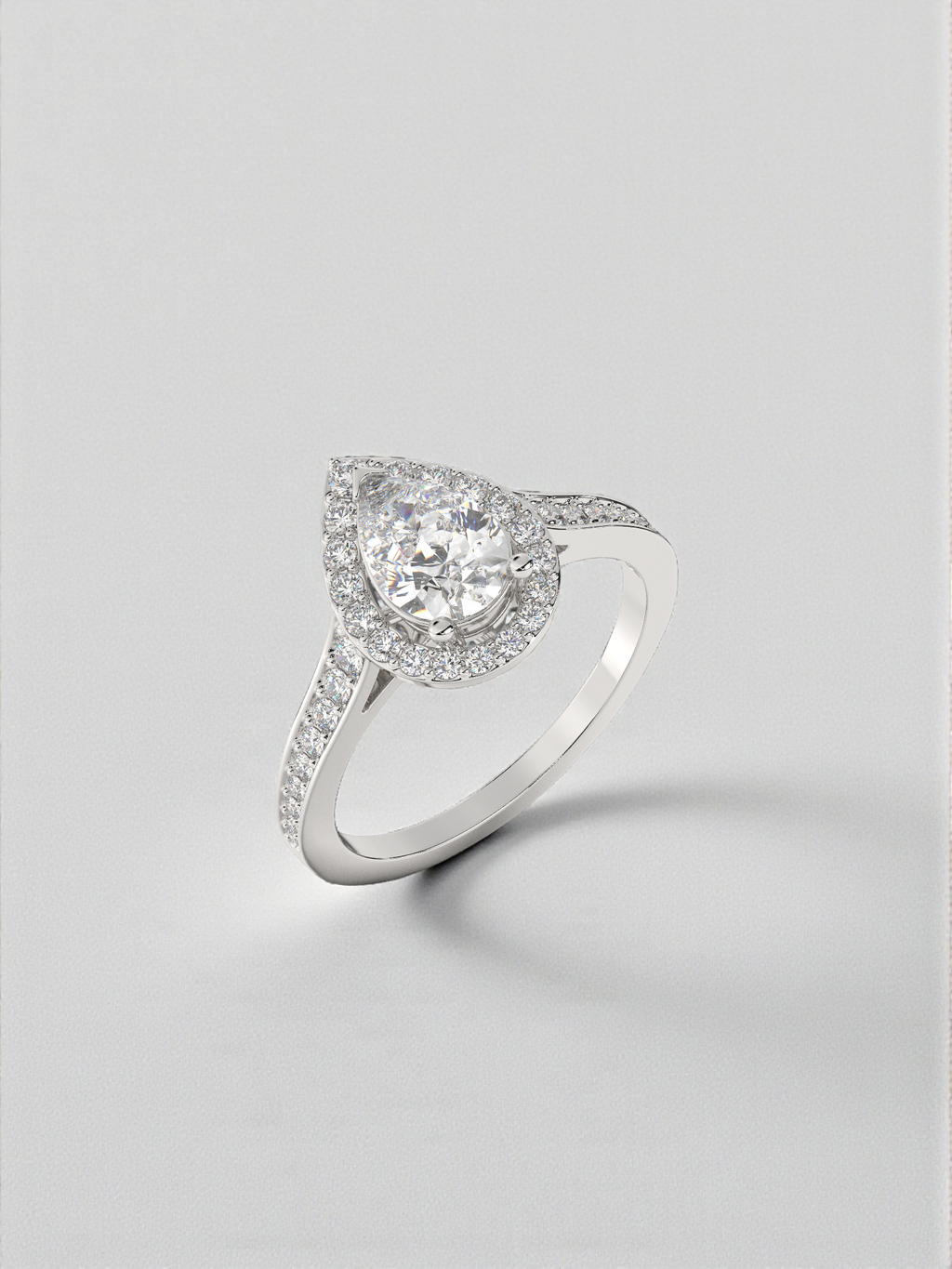 Lumière Pear Halo Ring