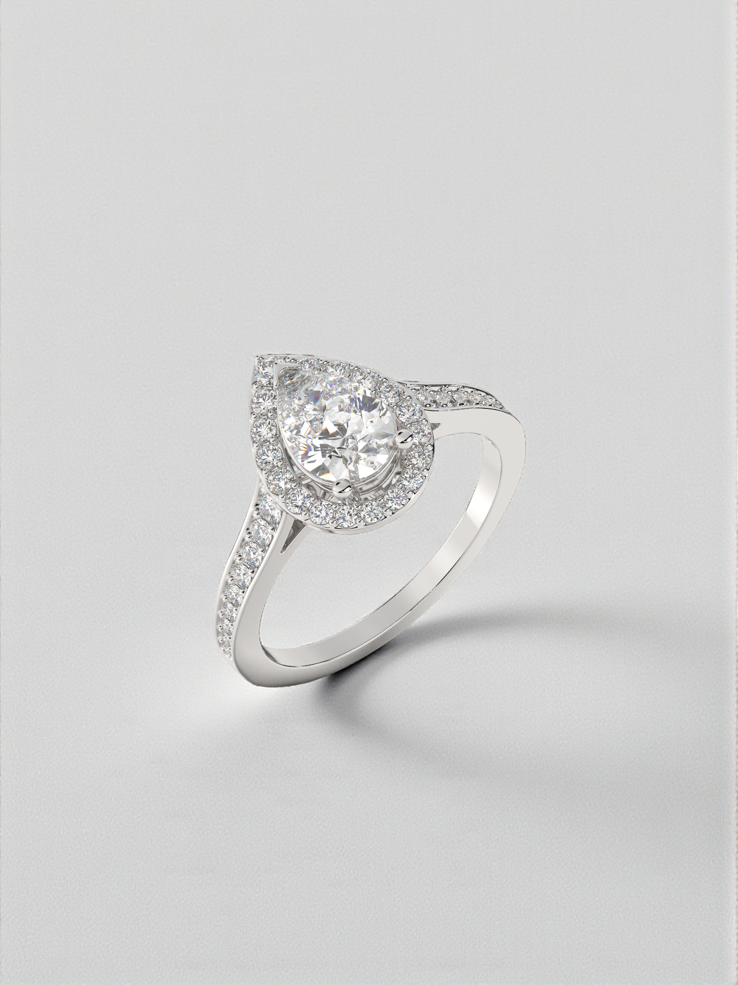 Lumière Pear Halo Ring